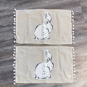NWOT Linen Farmhouse Rustic Bunny Placemats Set/2